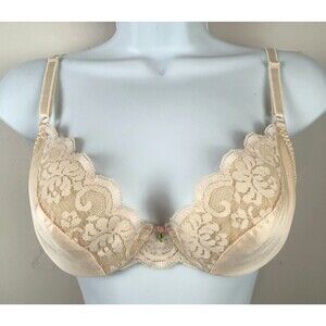 Vintage 1980's NOS JC Penney Soft Cup Cream Bra Size 36A Style 7235